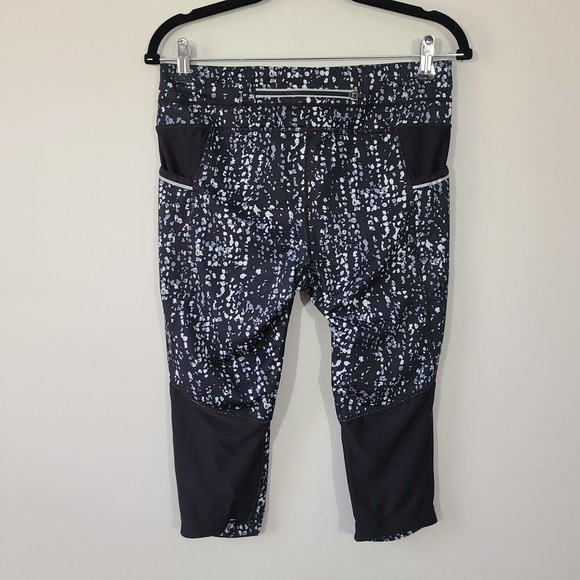 Athleta‎ Pebble Be Free Knicker Capri Leggings Size Medium - Picture 8 of 13